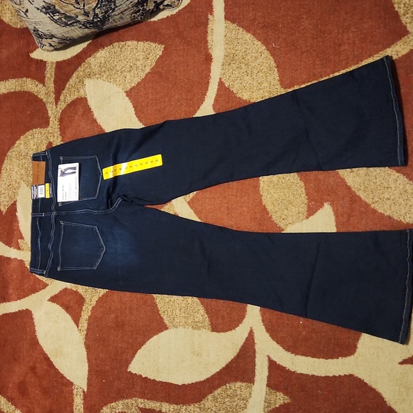 Lucky Brand Jeans - Picture 7 of 8